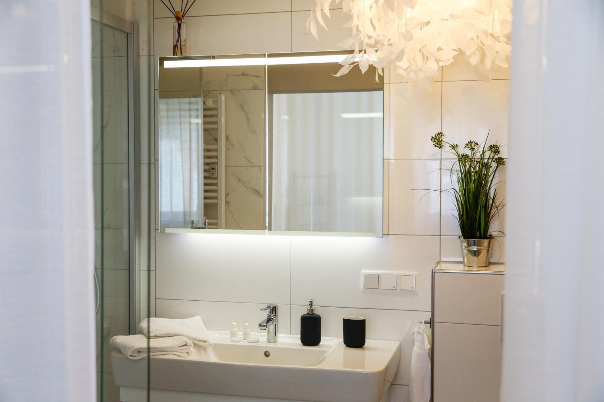 Dompanorama Der Weisse Pfau Apartment Fuer 2-4Pers Spira Zewnętrze zdjęcie