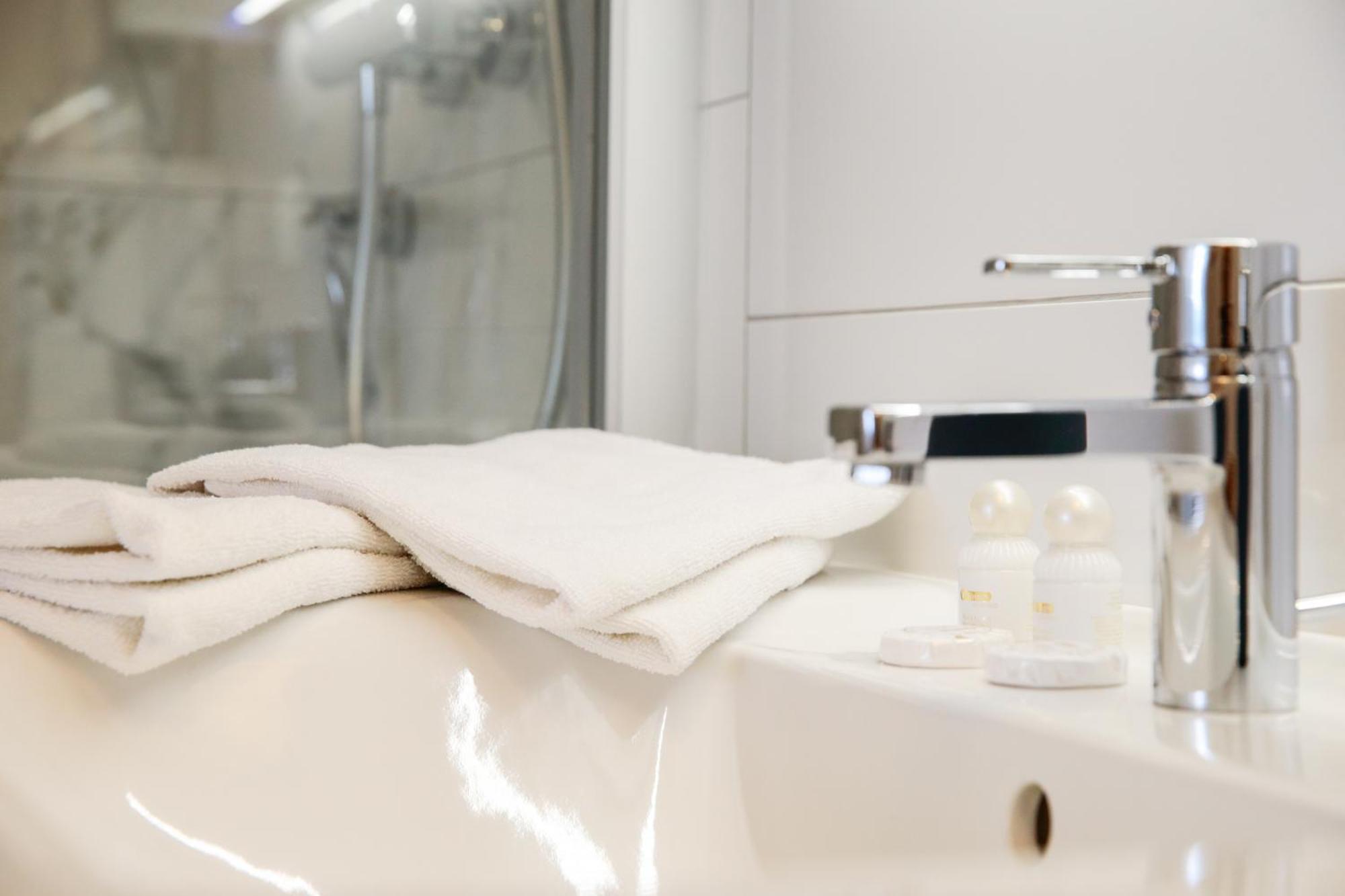 Dompanorama Der Weisse Pfau Apartment Fuer 2-4Pers Spira Zewnętrze zdjęcie